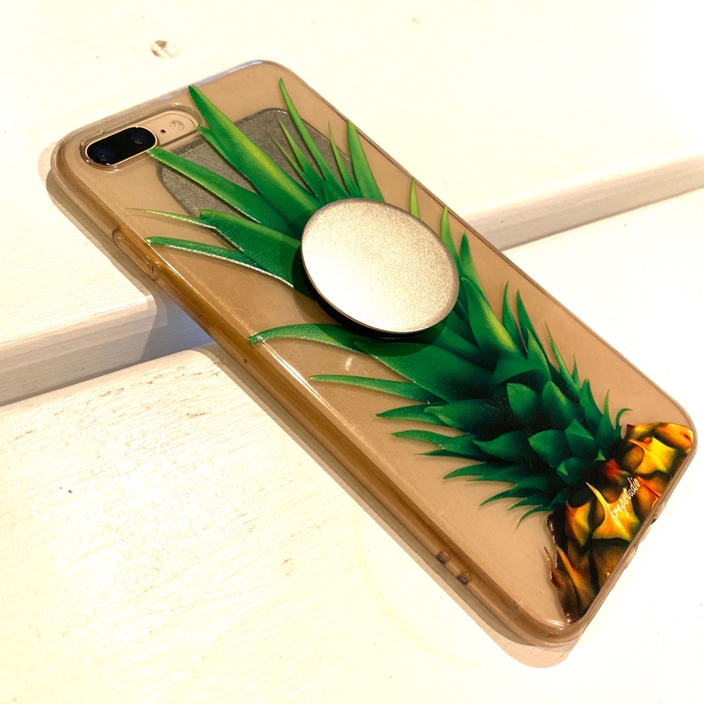 8 Plus iPhone Cover with Pop Socket 🍍